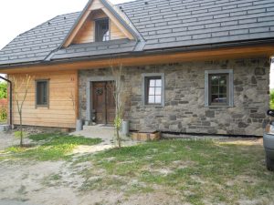 Dekorativni kamen na hiši